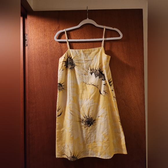 Dress - Picture 1 of 2